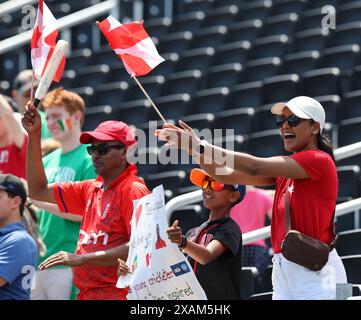 NewYork, États-Unis. 7 juin 2024. Coupe du monde de cricket masculin de l'ICC Canada v IRLANDE Canada gagné par 12 courses le Canada a fait 137 pour 7 en 20 overs. Et l'Irlande 125 -7 au Nassu County International Cricket Stadium, East Meadow, NY. Dans l'image : crédit : Seshadri SUKUMAR/Alamy Live News Banque D'Images