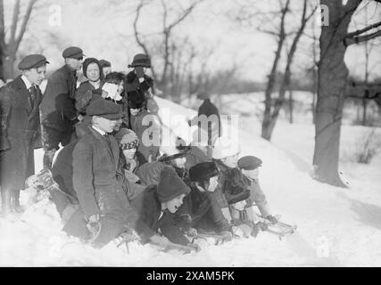 Coasting - Central Park, entre c1910 et c1915. Banque D'Images