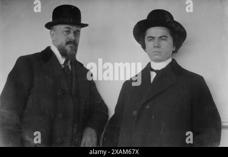 Gabriel Lapierre [et] Jan Kubelik, entre c1910 et c1915. Montre le pianiste Gabriel Lapierre avec le violoniste et compositeur tchèque Jan Kubeli&#xb4;k (1880-1940). Banque D'Images