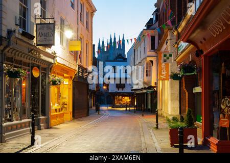 Aube sur St Margaret's Street à Canterbury, Kent. Banque D'Images