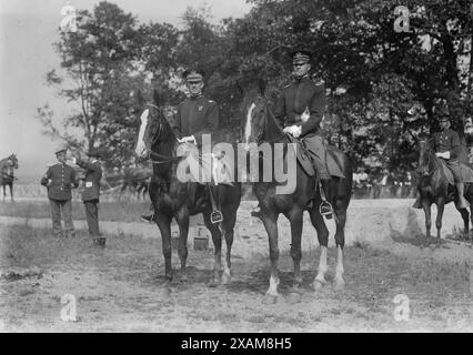 Major F. W. Sladen &amp ; Lt.H.D. Higley, 1926. Montre Fred W. Sladen qui était surintendant (commandant) de West point de 1922 à 1925, avec le lieutenant H.D. Higley. Banque D'Images