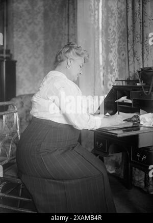 Ernestine Schumann-Heink, entre c1915 et c1920. Montre la chanteuse d'opéra germano-américaine Ernestine (RO&#xa8;ssler) Schumann-Heink (1861-1936). Banque D'Images