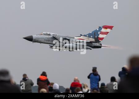 Jagel, Allemagne. 07 juin 2024. Panavia Tornado de Taktisches Luftwaffen Geschwader 51 la « Force aérienne allemande » de la Luftwaffe décolle lors de la rencontre des tigres de l'OTAN à Schleswig AB, Jagel, Allemagne, le 7 juin 2024 (photo de Cody Froggatt/News images) à Jagel, Allemagne, le 6/7/2024. (Photo de Cody Froggatt/News images/Sipa USA) crédit : Sipa USA/Alamy Live News Banque D'Images