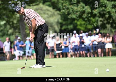 Dublin, Ohio, États-Unis. 7 juin 2024. Jason Day (AUS) frappe le 9e trou lors de la deuxième manche du Memorial Tournament à Dublin, Ohio. Brent Clark/Cal Sport Media (crédit image : © Brent Clark/Cal Sport Media). Crédit : csm/Alamy Live News Banque D'Images