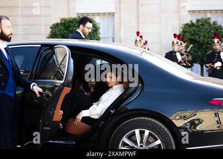 Paris, France. 07 juin 2024. Olena Zelensky, première dame ukrainienne, arrive au Palais Elysée. Le président ukrainien Volodymyr Zelensky a été reçu par son homologue français, Emmanuel Macron, au Palais Elysée, à Paris, à l’occasion de sa visite officielle en France. Crédit : SOPA images Limited/Alamy Live News Banque D'Images