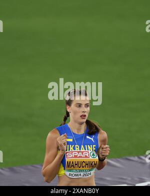 Rome, Italie. 7 juin 2024. Yaroslava Mahuchikh d'Ukraine réagit lors de la qualification féminine de saut en hauteur aux Championnats d'Europe d'athlétisme Roma 2024 à Rome, Italie, le 7 juin 2024. Crédit : Li Jing/Xinhua/Alamy Live News Banque D'Images