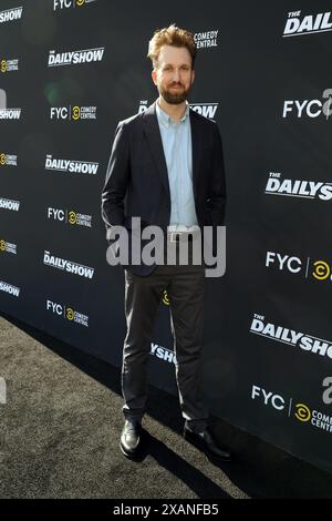 Los Angeles, CA. 7 juin 2024. Jordan Klepper à la projection officielle de l'Emmy 2024 et au panel de 'The Daily Show' le 7 juin 2024 aux Paramount Studios à Los Angeles, Californie. Crédit : Faye Sadou/Media Punch/Alamy Live News Banque D'Images