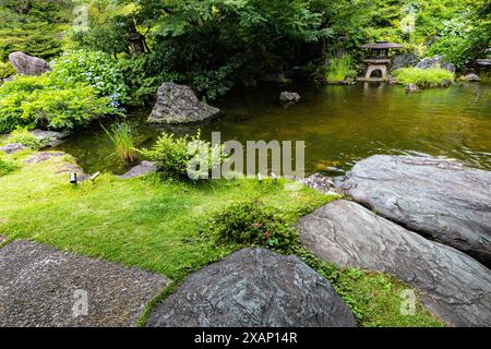 International House Garden a été désigné par le célèbre architecte paysagiste Ogawa Jihei en 1929 pour un manoir qui occupait la propriété avant la co Banque D'Images