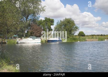 port de plaisance sur la grande rivière oouse dans le cambridgeshire Banque D'Images