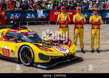 Le Mans, France, 08 juin 2024 #83 Ferrari AF Corse (ITA) Ferrari 499P (HY) - Robert Kubica (POL) / Robert Shwartzman (ISR) / Yifei Ye (CHN) pendant la Banque D'Images