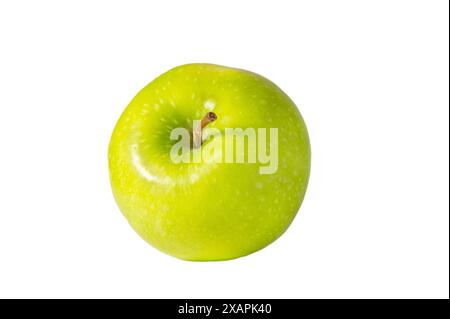 Pomme verte fraîche parfaite isolée sur fond blanc en pleine profondeur de champ. Banque D'Images