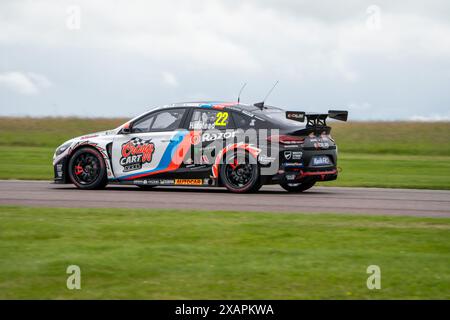 Nick Halstead 22 Excelr8 Motorsport lors du BTCC sur le circuit de Thruxton, Andover, Royaume-Uni le 8 juin 2024. Photo de Chris Williams. Utilisation éditoriale uniquement, licence requise pour une utilisation commerciale. Aucune utilisation dans les Paris, les jeux ou les publications d'un club/ligue/joueur. Crédit : UK Sports pics Ltd/Alamy Live News Banque D'Images