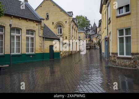 Centre historique de Valkenburg aan de Geul, maisons authentiques en marbre, Limbourg, pays-Bas. Banque D'Images
