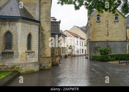Centre historique de Valkenburg aan de Geul, maisons authentiques en marbre, Limbourg, pays-Bas. Banque D'Images