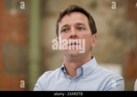 Candidat Fine Gael pour le quartier de Pembrook James Geoghegan à la Royal Dublin Society lors du dépouillement pour les élections locales et européennes. Date de la photo : samedi 8 juin 2024. Banque D'Images