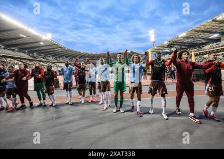 Bruxelles, Belgique. 08 juin 2024. Les joueurs belges célèbrent la victoire d'un match amical entre l'équipe nationale belge de football Red Devils et l'équipe nationale du Luxembourg, au stade Roi Baudouin (stade Roi Baudouin - Koning Boudewijnstadion), à Bruxelles, samedi 08 juin 2024. Les Red Devils se préparent pour les prochains Championnats d'Europe Euro 2024 en Allemagne. BELGA PHOTO BRUNO FAHY crédit : Belga News Agency/Alamy Live News Banque D'Images