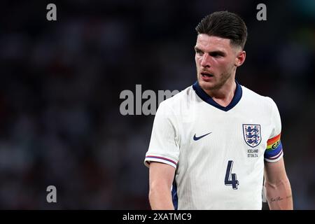 Londres, Royaume-Uni. 07 juin 2024. Declan Rice d'Angleterre regarde . Angleterre v Islande, match amical international de football au stade de Wembley à Londres le vendredi 7 juin 2024. Usage éditorial exclusif. photo par Andrew Orchard/Andrew Orchard photographie sportive/Alamy Live News crédit : Andrew Orchard photographie sportive/Alamy Live News Banque D'Images