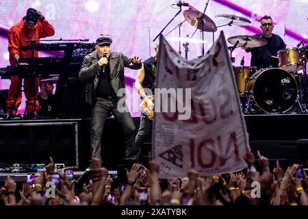 Milan, Italie. 08 juin 2024. Vasco Rossi se produit en concert au stade San Siro de Milan, Italie, le 8 juin 2024 (photo de Mairo Cinquetti/NurPhoto) crédit : NurPhoto SRL/Alamy Live News Banque D'Images