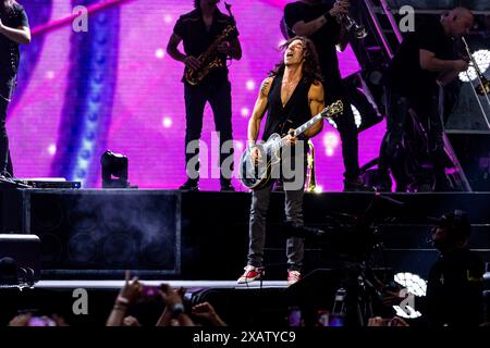 Milan, Italie. 08 juin 2024. Stef Burns se produira en concert au stade San Siro de Milan, en Italie, le 8 juin 2024 (photo de Mairo Cinquetti/NurPhoto). Crédit : NurPhoto SRL/Alamy Live News Banque D'Images