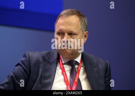 Saint-Pétersbourg, Russie. 07 juin 2024. Mikhail Gordin, recteur de l'Université technique d'État Bauman de Moscou, assiste à une session sur cadres Decide Everything dans le cadre du Forum économique international de Petersburg 2024 (SPIEF 2024). Crédit : SOPA images Limited/Alamy Live News Banque D'Images