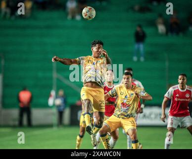 Caxias do Sul, Brésil. 09 juin 2024. RS - CAXIAS DO SUL - 06/08/2024 - CUP SUL-AMERICANA 2024, INTERNACIONAL x DELFIN - DELFIN joueurs lors d'un match contre Internacional au stade Alfredo Jaconi pour le championnat Copa Sudamericana 2024. Photo : Giancarlo Santorum/AGIF crédit : AGIF/Alamy Live News Banque D'Images