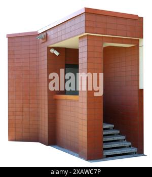 L'entrée du bâtiment est décorée de carreaux de céramique rouge. Isolé sur blanc Banque D'Images