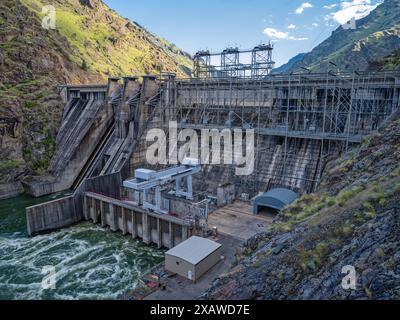 Le barrage de Hells Canyon sur la rivière Snake à la frontière de l'Oregon Idaho Banque D'Images