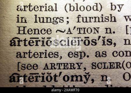 Artériosclérose de mot sur la page du dictionnaire, macro gros plan Banque D'Images