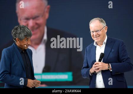 Ranga Yogeshwar und Stephan Weil BEI der Eröffnung der IdeenExpo 2024 in Halle 7 auf dem Messegelände. Hanovre, 08.06.2024 *** Ranga Yogeshwar et Stephan Weil lors de l'ouverture de l'exposition IdeenExpo 2024 dans le Hall 7 du centre des expositions de Hanovre, 08 06 2024 Foto:XC.xNiehausx/xFuturexImagex ideenexpo 4610 Banque D'Images