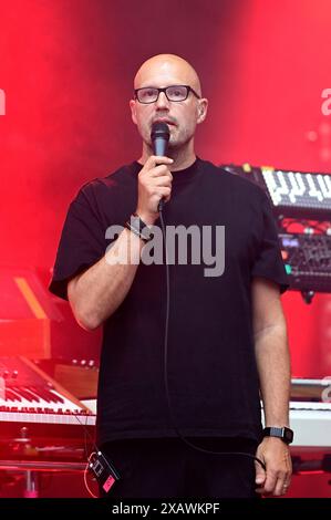 Christopher von Deylen aka Schiller live beim Sommerlust - Open Air 2024 im Hof der Landskron Brau-Manufaktur. Görlitz, 08.06.2024 *** Christopher von Deylen aka Schiller en direct au Sommerlust Open Air 2024 dans la cour du Landskron Brau Manufaktur Görlitz, 08 06 2024 Foto:XM.xWehnertx/xFuturexImagex schiller 4611 Banque D'Images