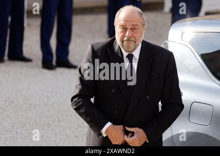 Paris, France. 8 juin 2024. Éric Dupond-Moretti, ministre de la Justice   le président français Emmanuel Macron et son épouse Brigitte Macron accueillent le président américain Joe Biden et son épouse Jill Biden pour un dîner d'État le 8 juin 2024 au palais présidentiel de l'Elysée à Paris, en France. Crédit : Bernard Menigault/Alamy Live News Banque D'Images