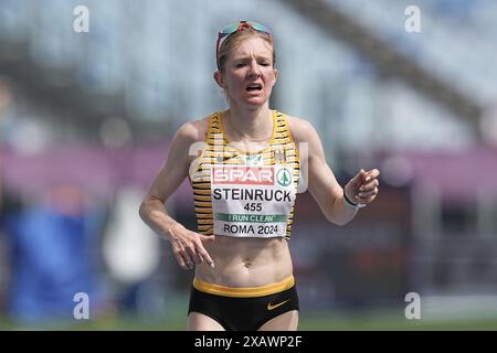 ROM, Italie. 09 juin 2024. Athlétisme : Championnats d'Europe : Katharina Steinruck, Allemagne, dans le semi-marathon des Championnats d'Europe. Crédit : Michael Kappeler/dpa/Alamy Live News Banque D'Images