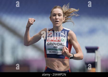 ROM, Italie. 09 juin 2024. Athlétisme : Championnats d'Europe : Karoline Bjerkeli Grovdal, Norvège remporte le semi-marathon d'Europe. Crédit : Michael Kappeler/dpa/Alamy Live News Banque D'Images