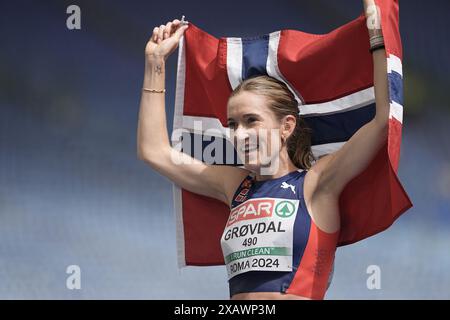 ROM, Italie. 09 juin 2024. Athlétisme : Championnats d'Europe : Karoline Bjerkeli Grovdal, Norvège remporte le semi-marathon d'Europe. Crédit : Michael Kappeler/dpa/Alamy Live News Banque D'Images