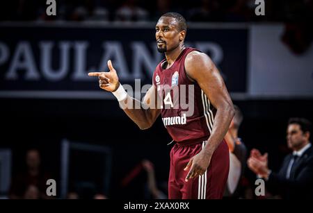 Jubel von Serge Ibaka #14 von FC Bayern Muenchen FC Bayern Muenchen vs Alba Berlin Easy Credit BBL saison 2023/24 Playoffs finale 1.Spiel 08.06.2024 BMW Park Muenchen © diebilderwelt / Alamy Stock Banque D'Images