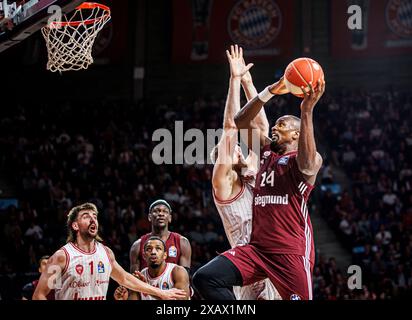 Serge Ibaka #14 von FC Bayern Muenchen FC Bayern Muenchen vs Würzburg paniers Easy Credit BBL saison 2023/24 Playoffs 2. Halbfinale 31.05.2024 BMW Park Muenchen © diebilderwelt / Alamy Stock Banque D'Images
