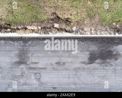 vue de dessus d'une route urbaine sans revêtement asphalté Banque D'Images
