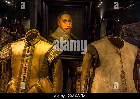 Le Royal Armoury (Livrustkammaren) Musée royal avec 500 ans d'armement et d'armures, ainsi que de somptueuses voitures royales et des expositions de mode. Skeppsbron, Stockholm, Suède Banque D'Images