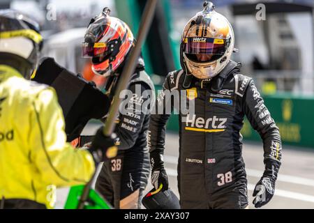 Le Mans, France, 09 juin 2024#38 Hertz Team Jota (GBR) Porsche 963 (HY) - Jenson Button (GBR) lors de la 92ème édition des 24 heures du Mans, 4ème manche du Championnat du monde FIA WEC d'Endurance 2024, test Day, circuit des 24H du Mans, 9 juin 2024 au Mans, France. Photo Kristof Vermeulen/Agence MPS crédit Agence MPS/Alamy Live News Banque D'Images