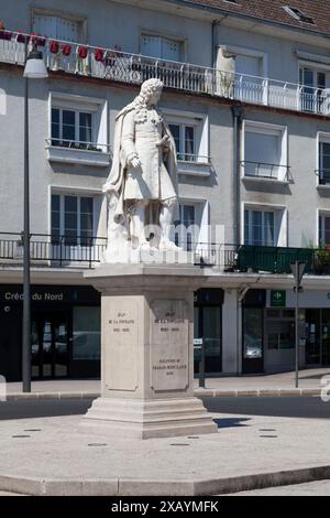 Château-Thierry, France - juin 25 2020 : Monument à Jean de la Fontaine créé par Charles-René Laitié en 1824. Banque D'Images