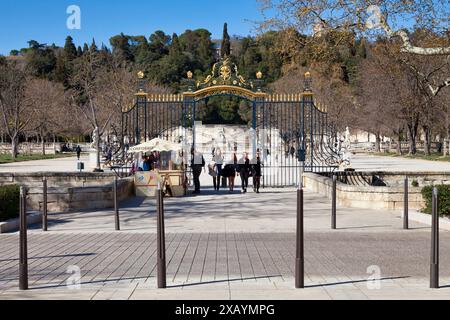 Nîmes, France - 21 mars 2019 : les jardins de la fontaine (en français : jardins de la fontaine) est un parc public construit autour de la source originale de Nîmes, déjà v Banque D'Images