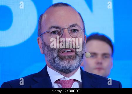 Bruxelles, Belgique. 09 juin 2024. Le président du PPE Manfred Weber et la présidente de la Commission européenne et candidate principale du PPE Ursula von der Leyen prononcent un discours lors d'une soirée d'élection du PPE après le vote pour l'élection du Parlement européen à Bruxelles, Belgique, le 9 juin 2024. Crédit : ALEXANDROS MICHAILIDIS/Alamy Live News Banque D'Images