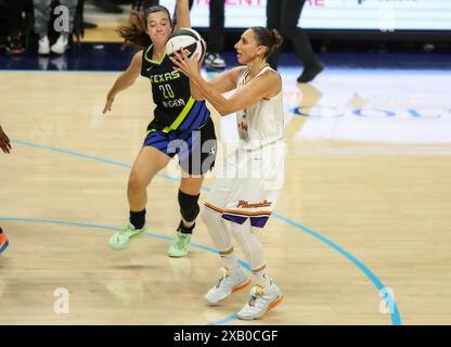 Arlington, Texas, États-Unis. 9 juin 2024. Diana Taurasi de Phoenix (3) tire un coup lors du match de basket WNBA entre les Dallas Wings et le Phoenix Mercury au College Park Center à Arlington, Texas. Kyle Okita/CSM/Alamy Live News Banque D'Images