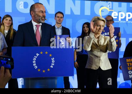 Bruxelles, Belgique. 09 juin 2024. Le président du PPE Manfred Weber et la présidente de la Commission européenne et candidate principale du PPE Ursula von der Leyen prononcent un discours lors d'une soirée d'élection du PPE après le vote pour l'élection du Parlement européen à Bruxelles, Belgique, le 9 juin 2024. Crédit : ALEXANDROS MICHAILIDIS/Alamy Live News Banque D'Images