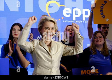 Bruxelles, Belgique. 09 juin 2024. Le président du PPE Manfred Weber et la présidente de la Commission européenne et candidate principale du PPE Ursula von der Leyen prononcent un discours lors d'une soirée d'élection du PPE après le vote pour l'élection du Parlement européen à Bruxelles, Belgique, le 9 juin 2024. Crédit : ALEXANDROS MICHAILIDIS/Alamy Live News Banque D'Images