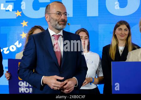 Bruxelles, Belgique. 09 juin 2024. Le président du PPE Manfred Weber et la présidente de la Commission européenne et candidate principale du PPE Ursula von der Leyen prononcent un discours lors d'une soirée d'élection du PPE après le vote pour l'élection du Parlement européen à Bruxelles, Belgique, le 9 juin 2024. Crédit : ALEXANDROS MICHAILIDIS/Alamy Live News Banque D'Images