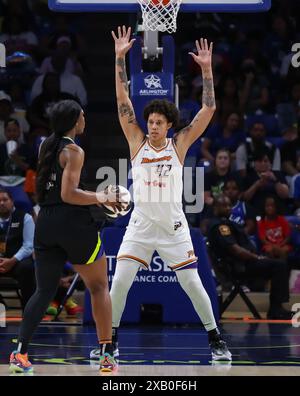 Arlington, Texas, États-Unis. 9 juin 2024. Brittney Griner de Phoenix (42) joue en défense lors du match de basket-ball WNBA entre les Dallas Wings et le Phoenix Mercury au College Park Center à Arlington, Texas. Kyle Okita/CSM/Alamy Live News Banque D'Images