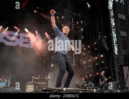 Der deutsche Sänger Sebastian Madsen von der Band Madsen BEI seinem Auftritt BEI Rock im Park in Nürnberg am 08.06.2024. Nürnberg Bayern Deutschland *** chanteur allemand Sebastian Madsen du groupe Madsen lors de sa performance au Rock im Park de Nuremberg le 08 06 2024 Nuremberg Bavière Allemagne Banque D'Images