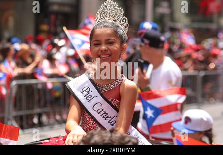 New York, New York - 9 juin 2024 : défilé de la Journée portoricaine célébré à New York . Plus de 50 ans de force, la parade annuelle de la Journée portoricaine Banque D'Images