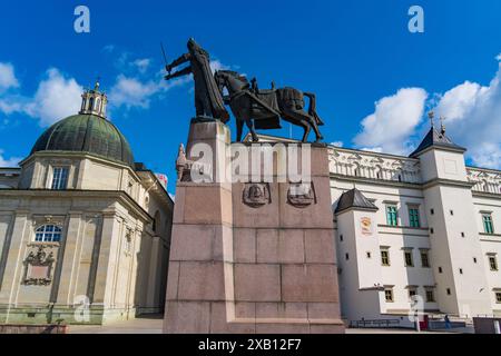 Monument au Grand-Duc Gediminuas à Vilnius, Lituanie Banque D'Images